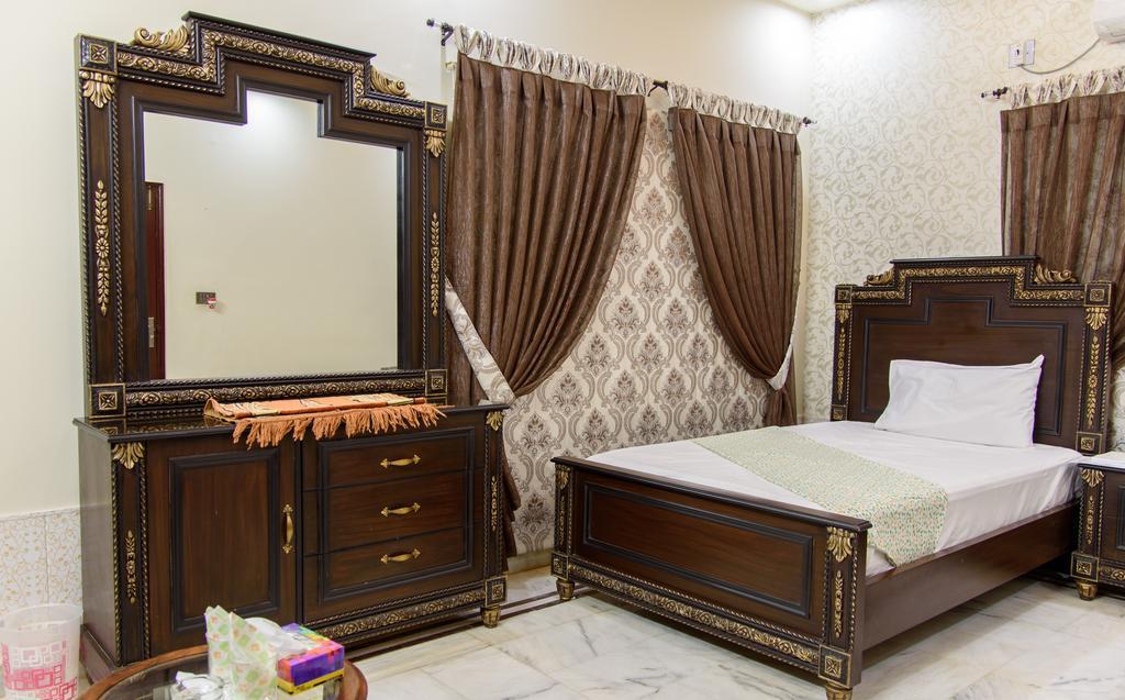 Patel Residency Guest House カラチ エクステリア 写真